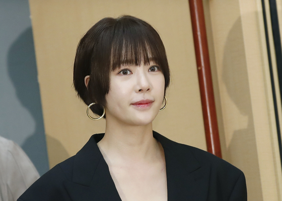 배우 황정음 회삿돈 42억 빼돌려 가상화폐 투자