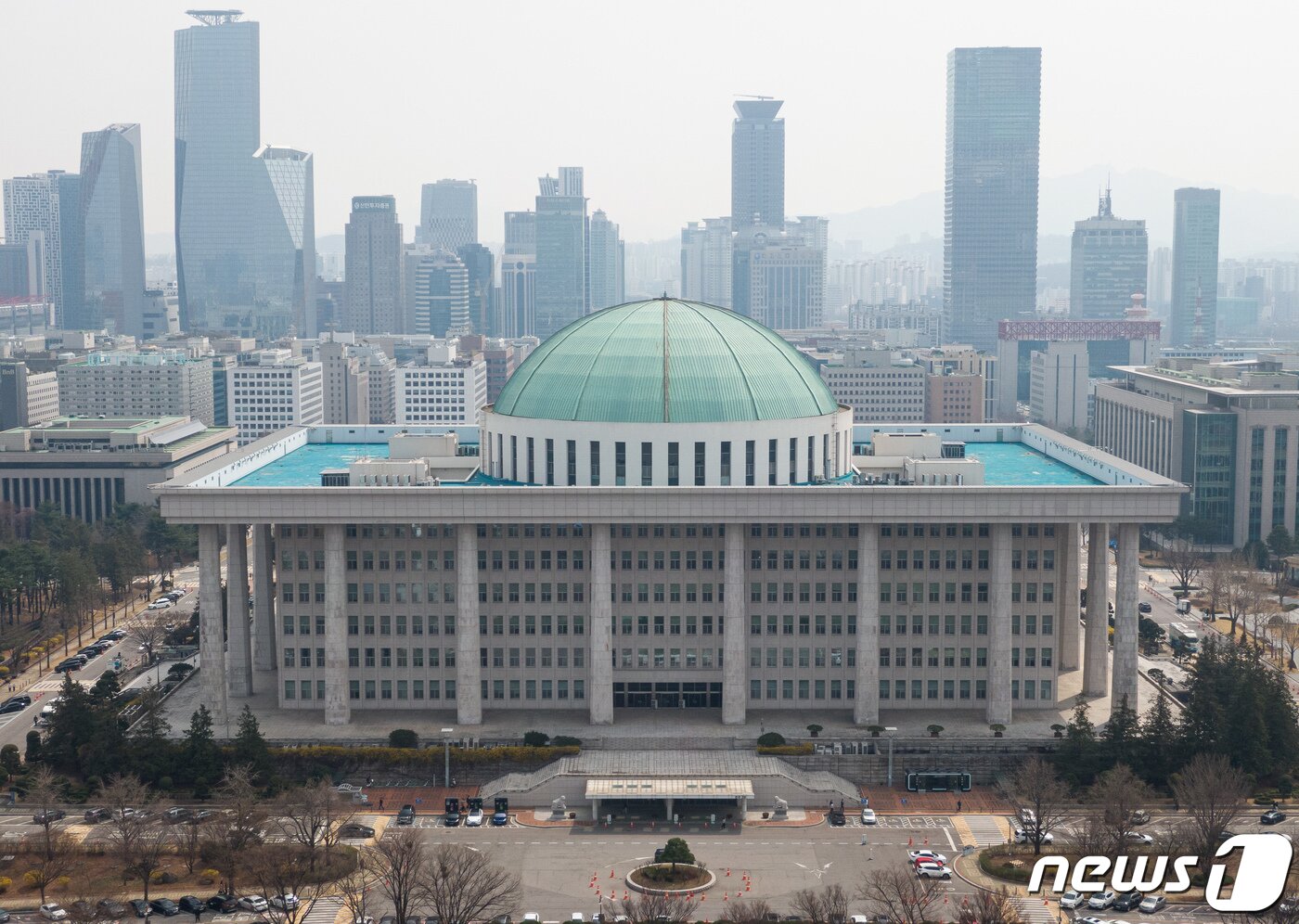본문 이미지 - 서울 여의도 국회의사당. 2024.3.27/뉴스1 ⓒ News1 유승관 기자