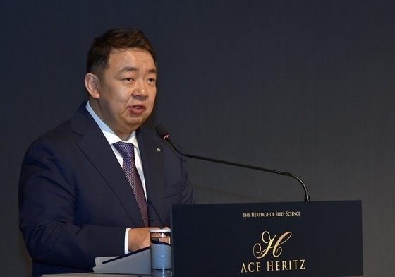 안성호 에이스침대 대표, 두 아들에 지분 20% 증여…700억 규모