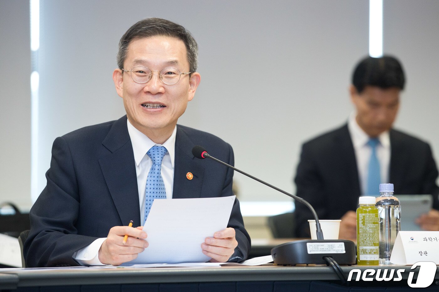 본문 이미지 - 이종호 과학기술정보통신부 장관이 28일 오후 서울 종로구 광화문교보빌딩 국가과학기술자문회의 대회의실에서 열린 '제3차 과학기술정보통신부 개혁 TF 회의'에서 인사말을 하고 있다. (과학기술정보통신부 제공) 2024.3.28/뉴스1