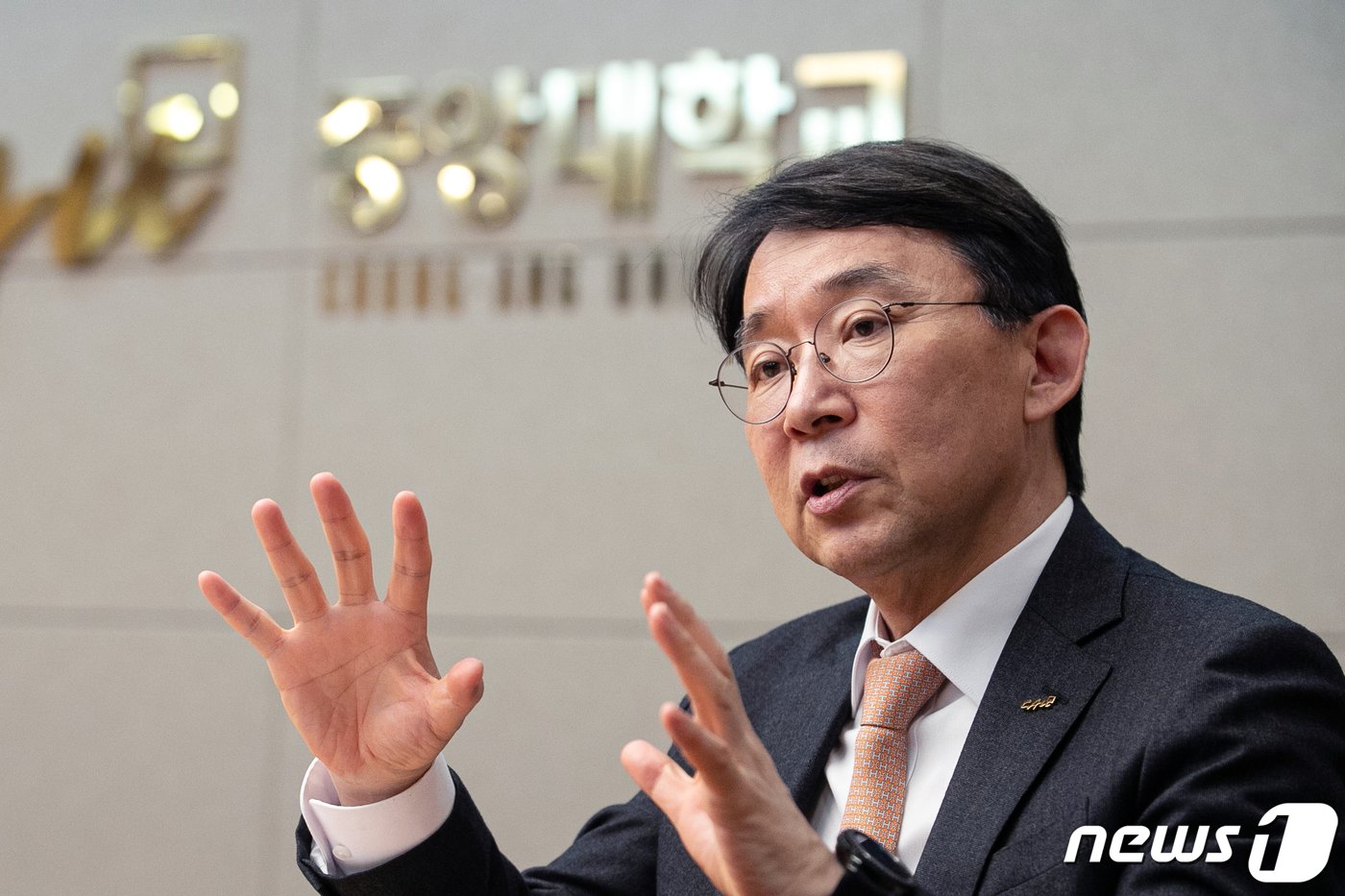 본문 이미지 - 박상규 한국대학교육협의회장(중앙대 총장)이 28일 서울 동작구 중앙대학교에서 뉴스1과 인터뷰하고 있다. 2024.3.28/뉴스1 ⓒ News1 이승배 기자