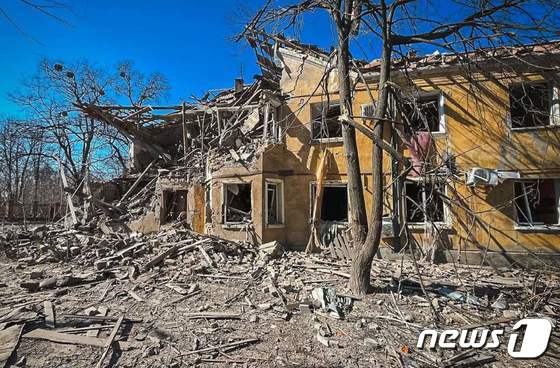 [사진] 러 미사일 포격 받은 미콜라이우의 부서진 주택