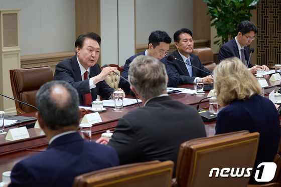 윤석열 대통령, 미국 의회 상하원 의원단 접견