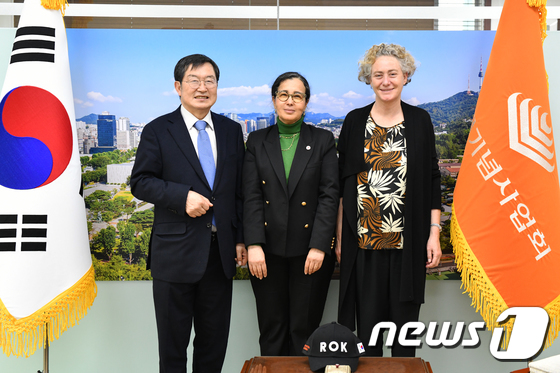 자밀라 함마미 ICRC 한국사무소 대표, 전쟁기념관 방문