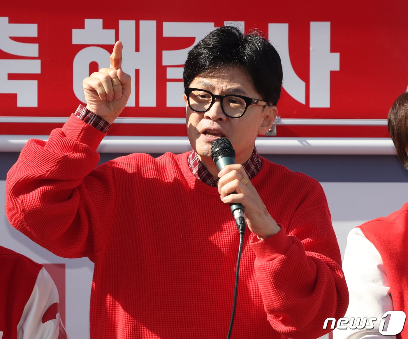 본문 이미지 - 한동훈 국민의힘 총괄선거대책위원장이 31일 경기 성남시 분당구 오리역광장에서 지원 유세를 하고 있다. 2024.3.31/뉴스1 ⓒ News1 송원영 기자