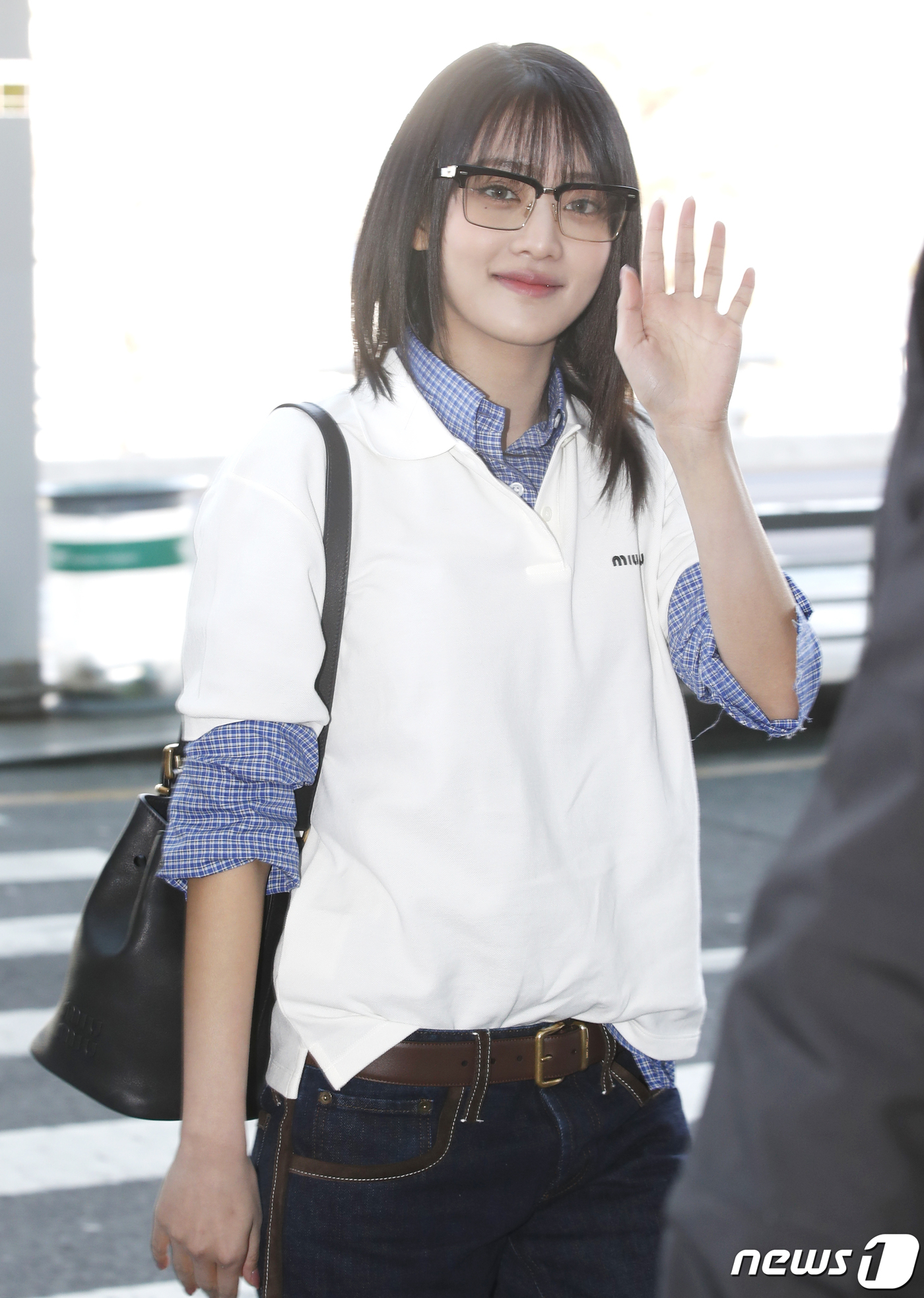 (인천공항=뉴스1) 권현진 기자 = (여자)아이들 민니가 해외일정을 위해 4일 오전 인천국제공항을 통해 프랑스 파리로 출국하고 있다. 2023.3.4/뉴스1