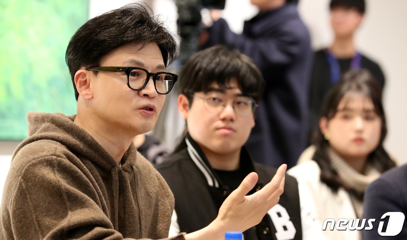 본문 이미지 - 한동훈 국민의힘 비상대책위원장이 4일 충남 천안 백석대학교 창조관에서 열린 대학생들과 간담회에서 발언하고 있다. 2024.3.4/뉴스1 ⓒ News1 김기태 기자