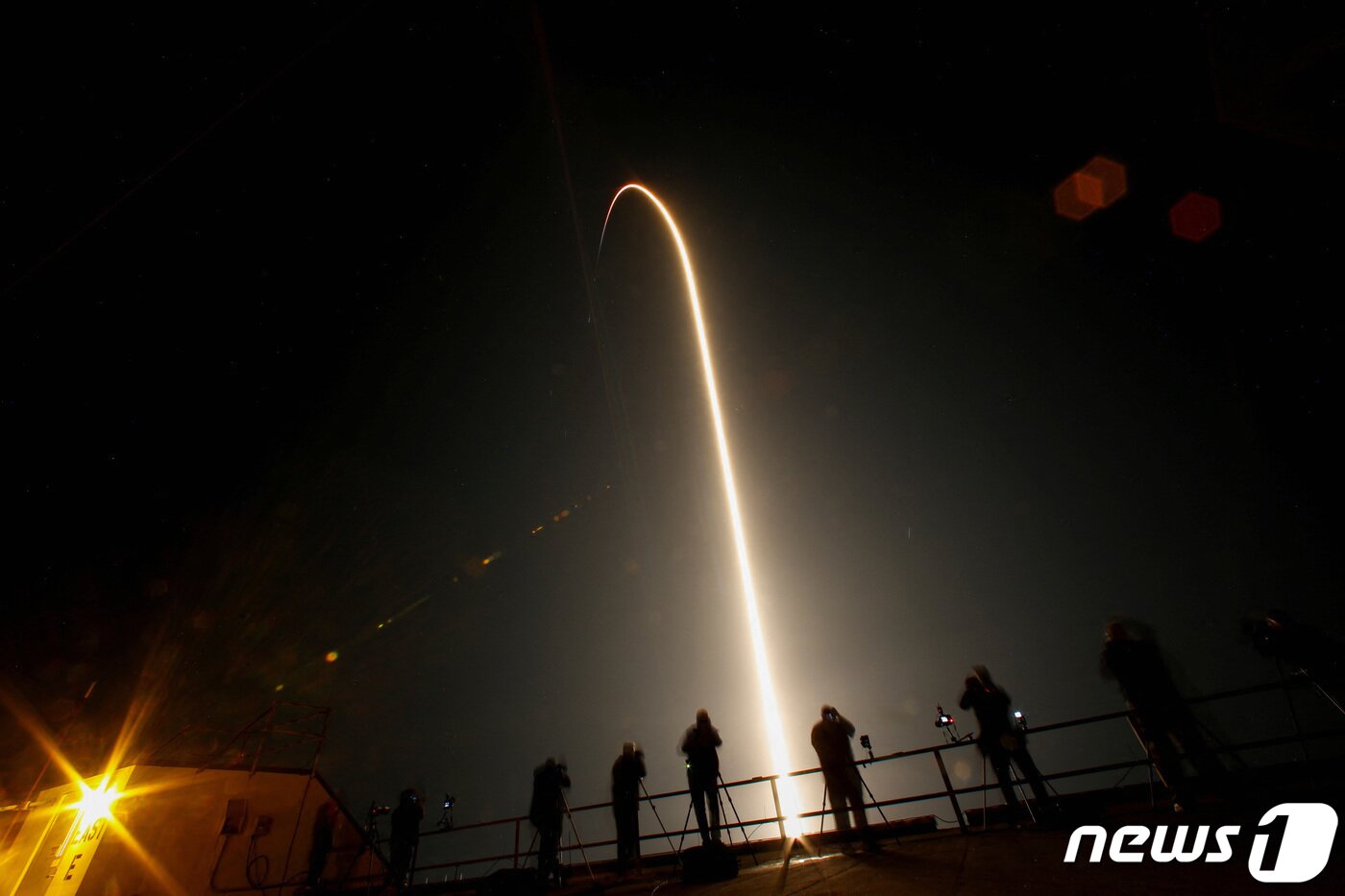 미국 플로리다주 케이프 커내버럴에 위치한 미 항공우주국&#40;NASA&#41; 케네디 우주센터에서 3일&#40;현지시간&#41; 팰컨9이 발사되고 있다. 2024.03.03. ⓒ 로이터=뉴스1 ⓒ News1 정윤영 기자