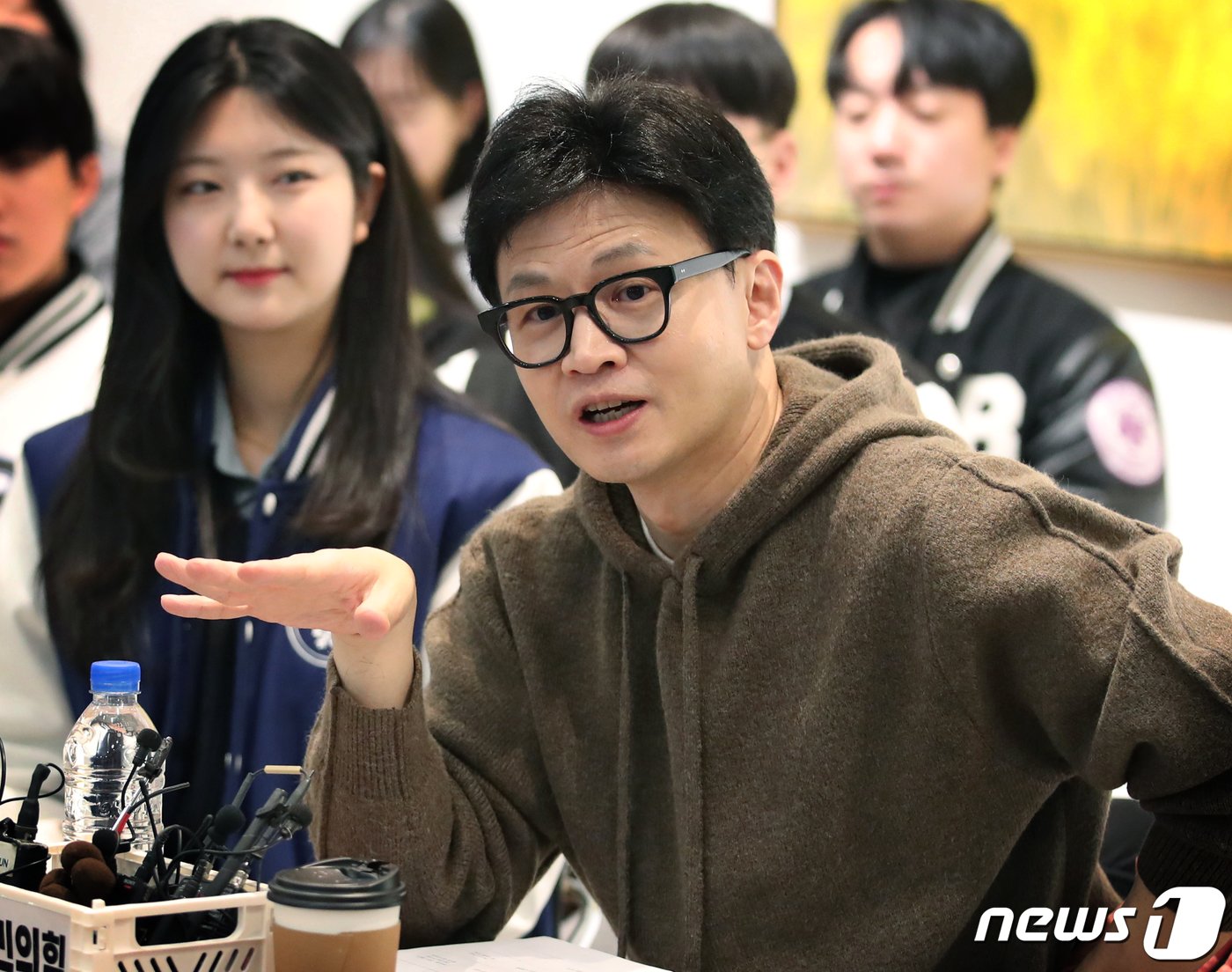 본문 이미지 - 한동훈 국민의힘 비상대책위원장이 4일 충남 천안 백석대학교 창조관에서 열린 대학생들과 간담회에서 발언하고 있다. 2024.3.4/뉴스1 ⓒ News1 송원영 기자