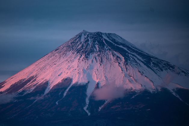 "등산객 혼잡 막는다"…日, 후지산 통행료 2000엔→4000엔 인상 검토