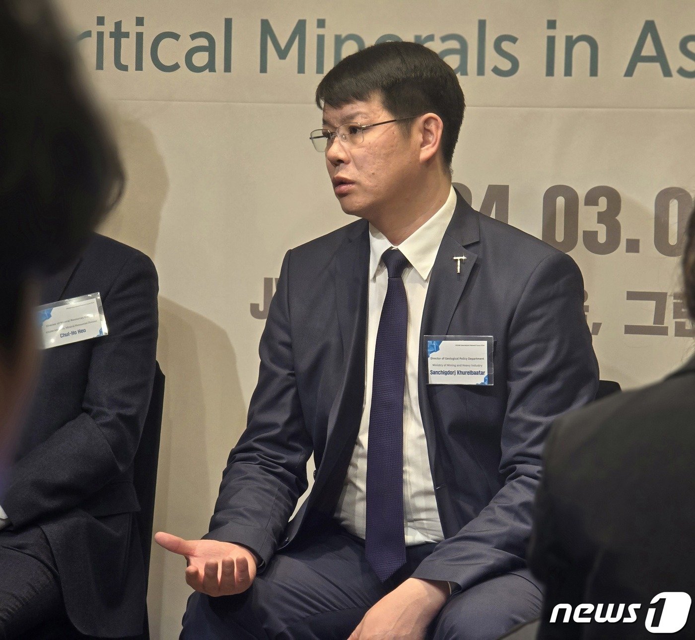 본문 이미지 - 쿠렐바타르 산치그도르 몽골 광업중공업부 지질정책국장이 5일 뉴스1과 인터뷰하고 있다. ⓒ 뉴스1 황덕현 기자