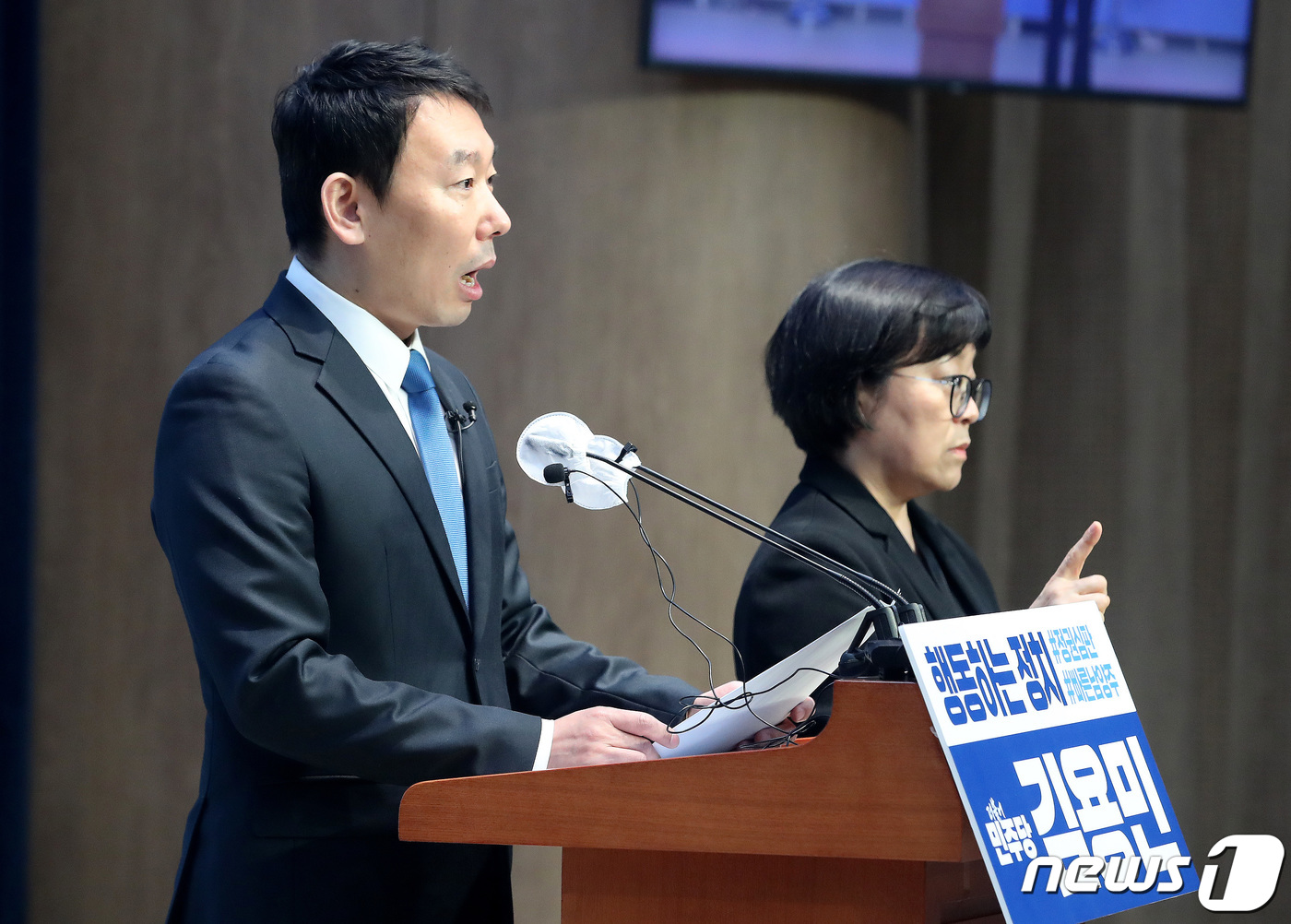 (서울=뉴스1) 임세영 기자 = 김용민 더불어민주당 의원이 7일 오전 서울 여의도 국회 소통관에서 기자회견을 갖고 제22대 국회의원선거(총선) 출마 선언을 하고 있다. 2024.3 …