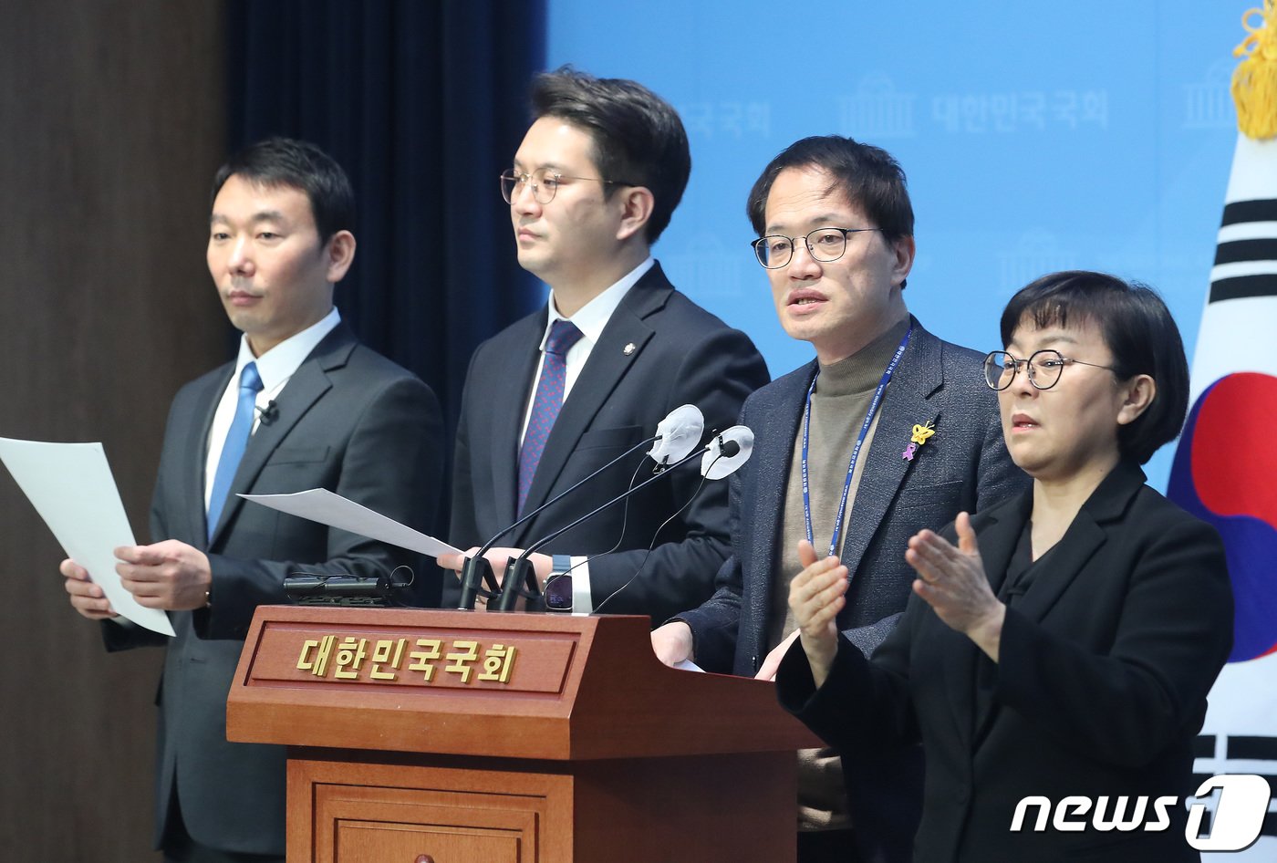본문 이미지 - 박주민 더불어민주당 해병대원 사망사건 진상규명 TF 단장이 7일 오전 서울 여의도 국회 소통관에서 열린 이종섭 전 국방부 장관 호주 대사 임명 규탄 기자회견에서 발언을 하고 있다. 2024.3.7/뉴스1 ⓒ News1 임세영 기자
