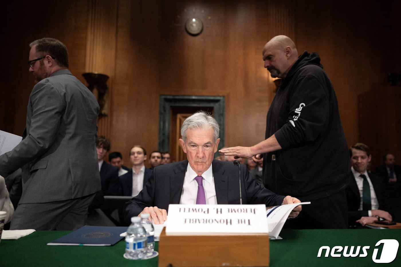 본문 이미지 - 제롬 파월 연준 의장이 7일 상원 청문회에서 금리인하 시점에 대해 발언하고 있다. 2024.03.07. ⓒ 로이터=뉴스1 ⓒ News1 정윤영 기자
