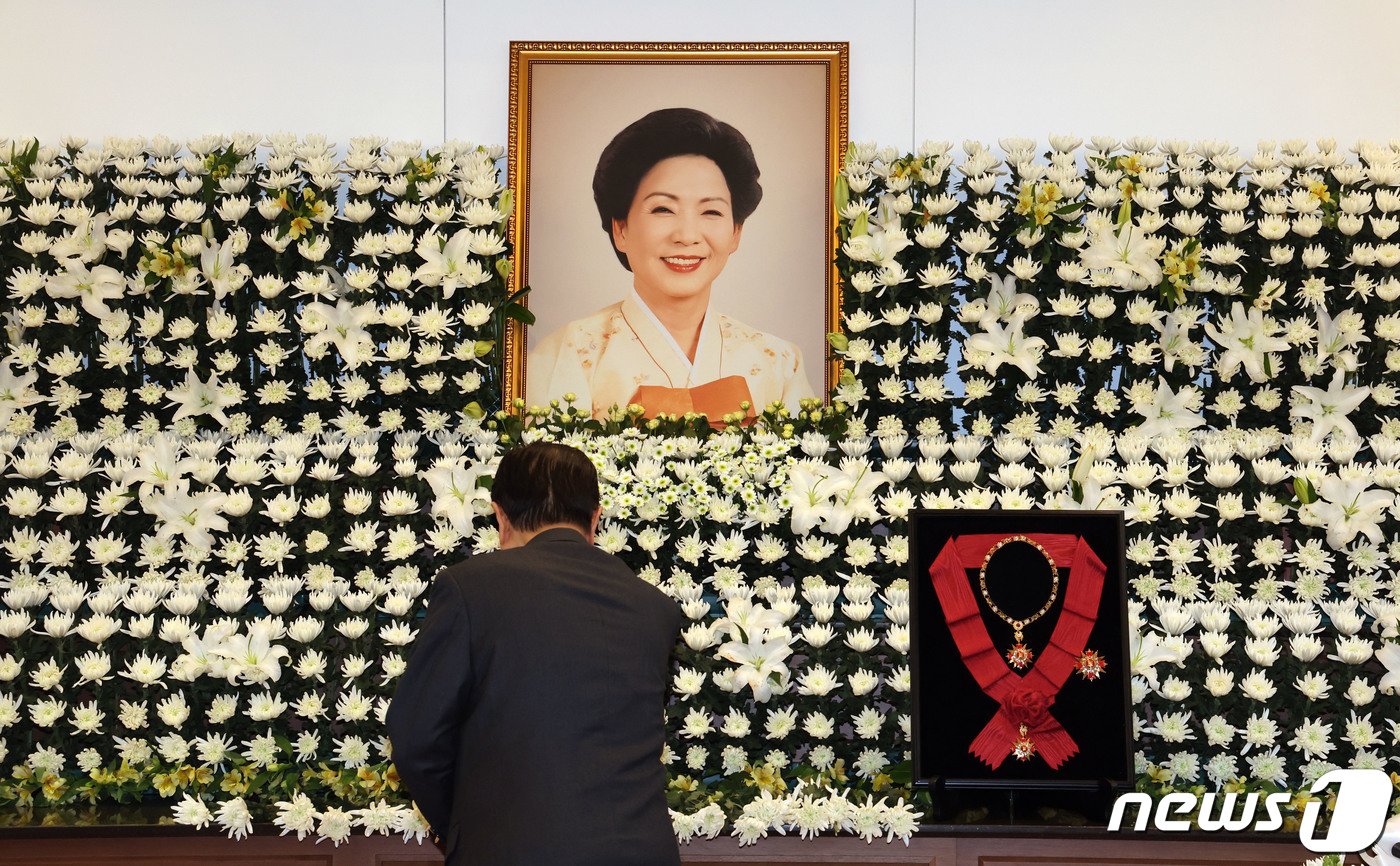 서울 종로구 서울대학교병원 장례식장에 고 김영삼 전 대통령 부인 손명순 여사 빈소가 마련되어 있다. &#40;공동취재&#41; 2024.3.8/뉴스1 ⓒ News1 이동해 기자