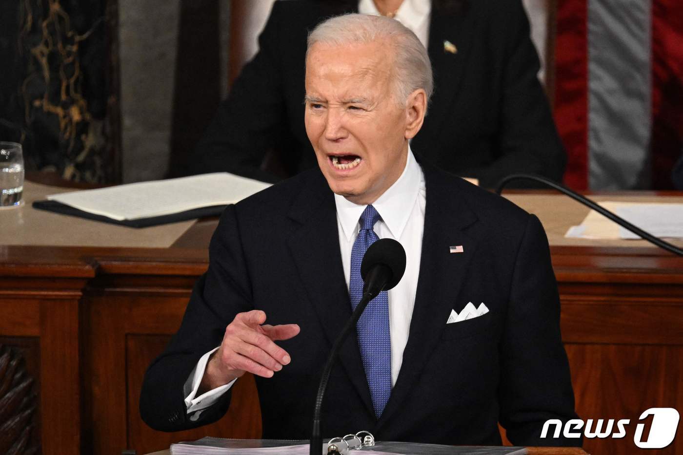 본문 이미지 - 조 바이든 미국 대통령이 7일 (현지시간) 워싱턴 의사당에서 집권 1기 마지막 국정연설을 갖고 “도널드 트럼프 전 대통령의 '러시아 침략 권고' 발언을 용납할 수 없다"고 밝히고 있다. 2024. 3. 8 ⓒ AFP=뉴스1 ⓒ News1 우동명 기자