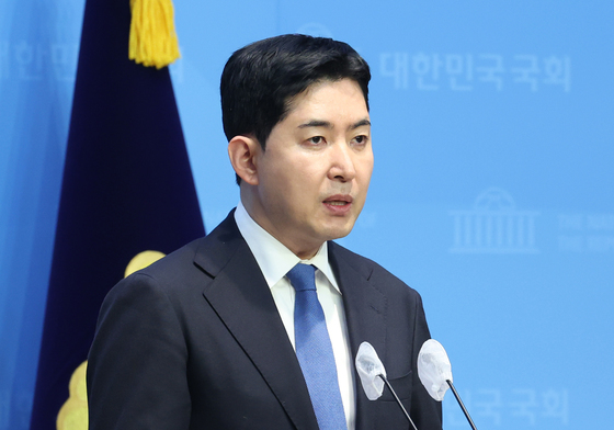 與 "국힘, 특검 노골적 겁박…협박으로 김건희 게이트 덮을 수 없어"