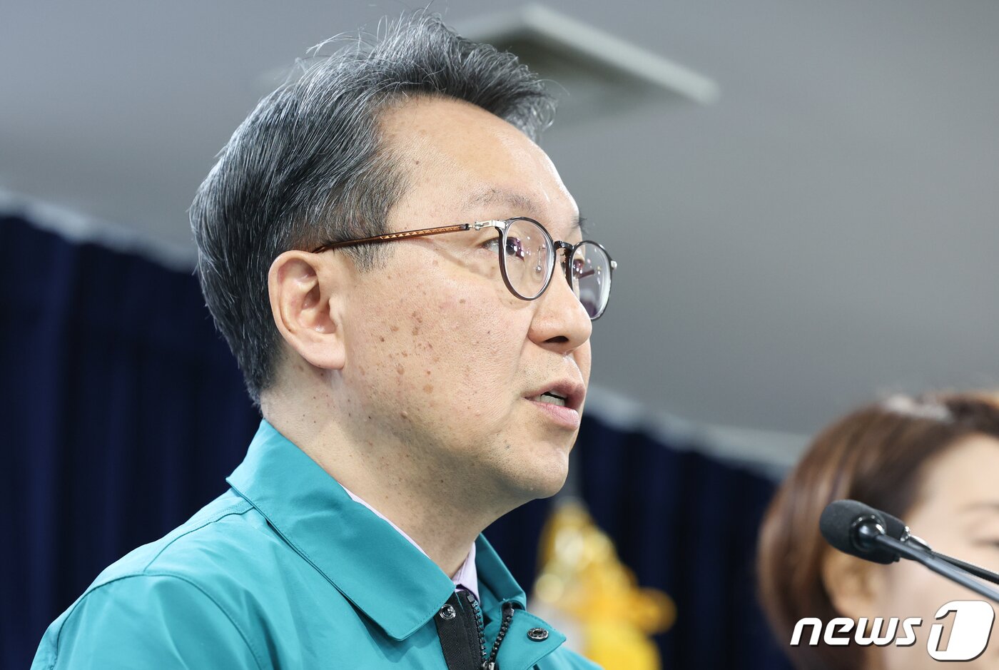 본문 이미지 - 박민수 중앙재난안전대책본부 제1총괄조정관&#40;보건복지부 제2차관&#41;이 8일 서울 종로구 정부서울청사에서 의사 집단행동 중앙재난안전대책본부 브리핑을 하고 있다. 2024.3.8/뉴스1 ⓒ News1 허경 기자