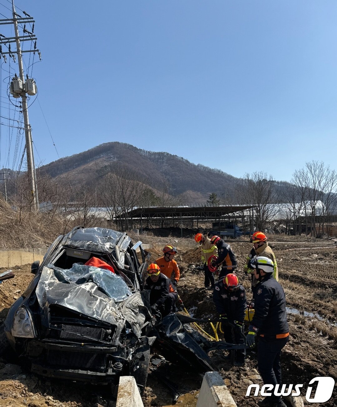 본문 이미지 - 인제 북면 월학리 지방도 453호선 단독 교통사망사고 현장.(강원도소방본부 제공) 2024.3.9/뉴스1