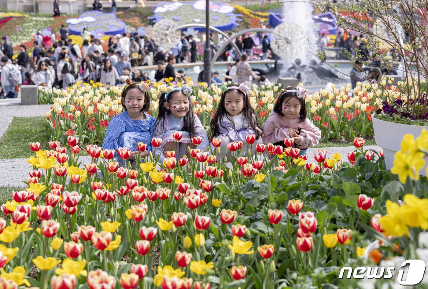 본문 이미지 - 산리오캐릭터즈 테마 튤립정원(에버랜드 제공)