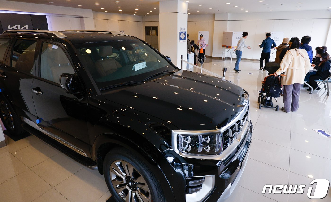 본문 이미지 - 기아 대리점. 2024.4.10/뉴스1 ⓒ News1 안은나 기자