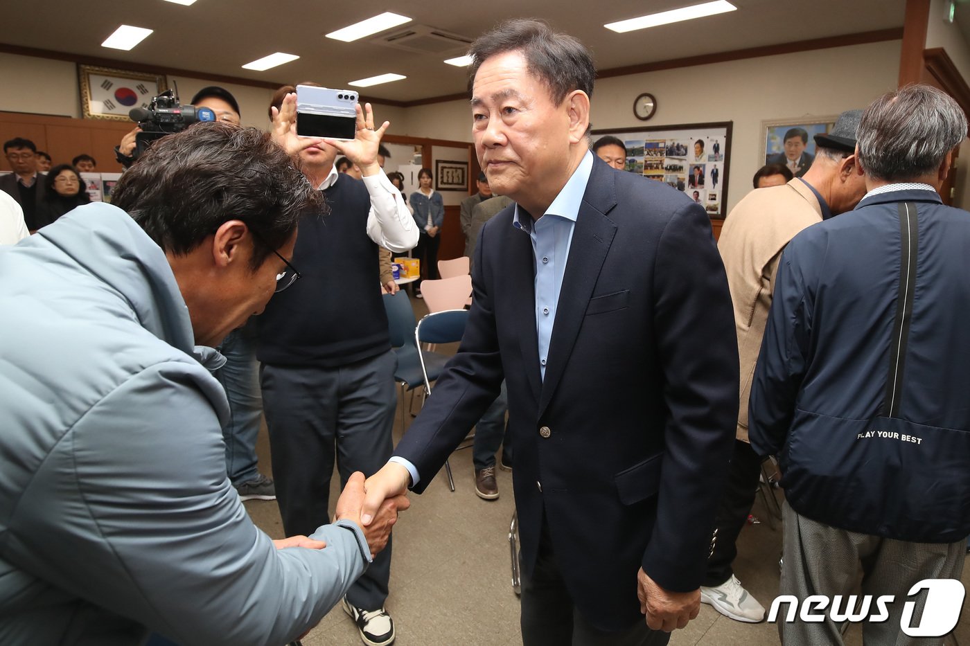 본문 이미지 - 제22대 총선 경북 경산시 선거구에 출마한 최경환 무소속 후보. 뉴스1 ⓒ News1 공정식 기자