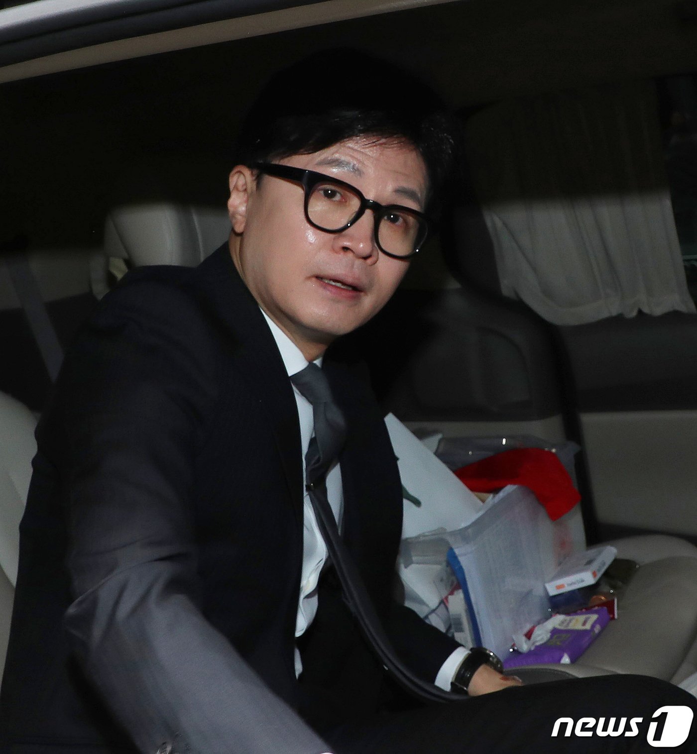 본문 이미지 - 한동훈 국민의힘 비상대책위원장 겸 총괄선거대책위원장이 11일 오전 서울 여의도 중앙당사에서 위원장직 사퇴 입장을 밝힌 뒤 당사를 나서고 있다.(공동취재) 2024.4.11/뉴스1 ⓒ News1 구윤성 기자