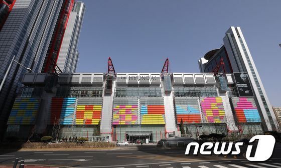 본문 이미지 - 더현대서울 전경.