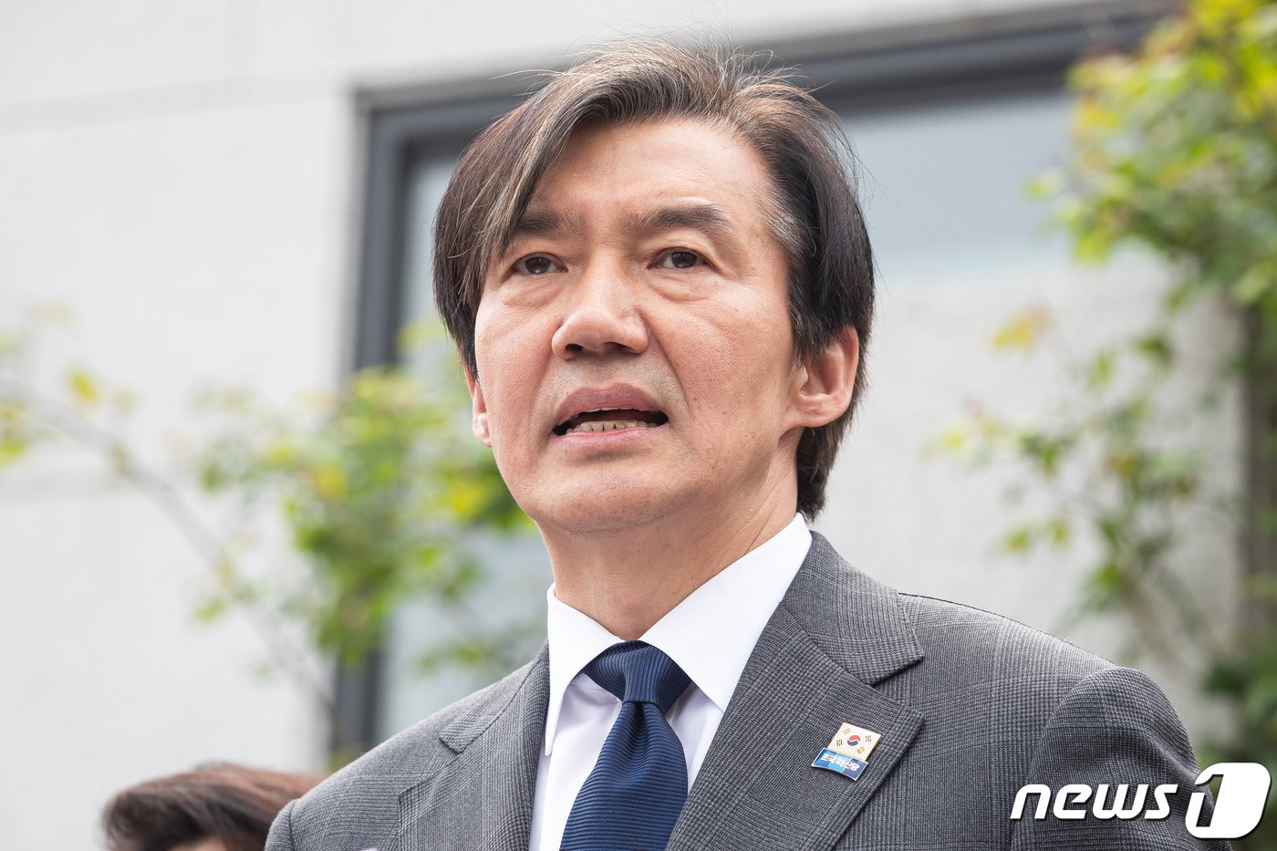 본문 이미지 - 조국 조국혁신당 대표가 11일 오후 서울 서초구 대검찰청 앞에서 열린 '검찰독재 조기종식 기자회견'에서 발언하고 있다. 제22대 국회의원 선거(4·10 총선)에서 비례대표 정당인 조국혁신당은 12석을 확보했다. 2024.4.11/뉴스1 ⓒ News1 유승관 기자