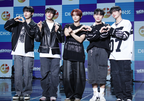 DKZ, 데뷔 7년 만에 팀 해체…소속사 "6월부터 개인 활동"