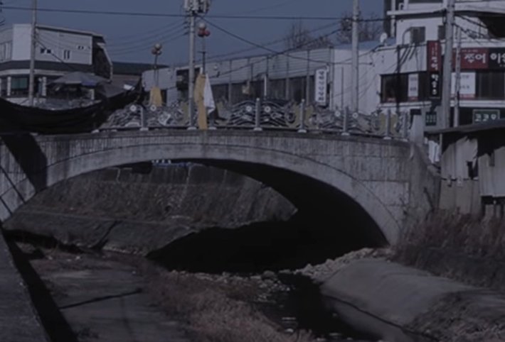 본문 이미지 - 오이균이 60대 여성을 암매장한 장소. 유튜브 채널 팟빵 CRIME 갈무리