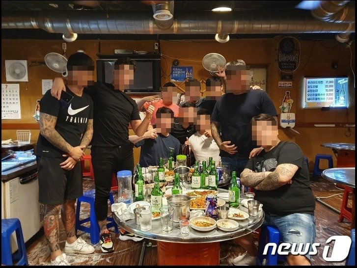 본문 이미지 - ○○파 조직원들. (경기남부경찰청 제공)