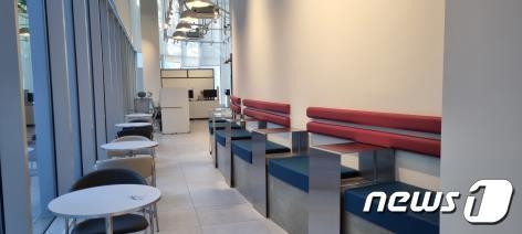 본문 이미지 - 청년잡(JOB) 성장카페 상담공간（부산시 제공）