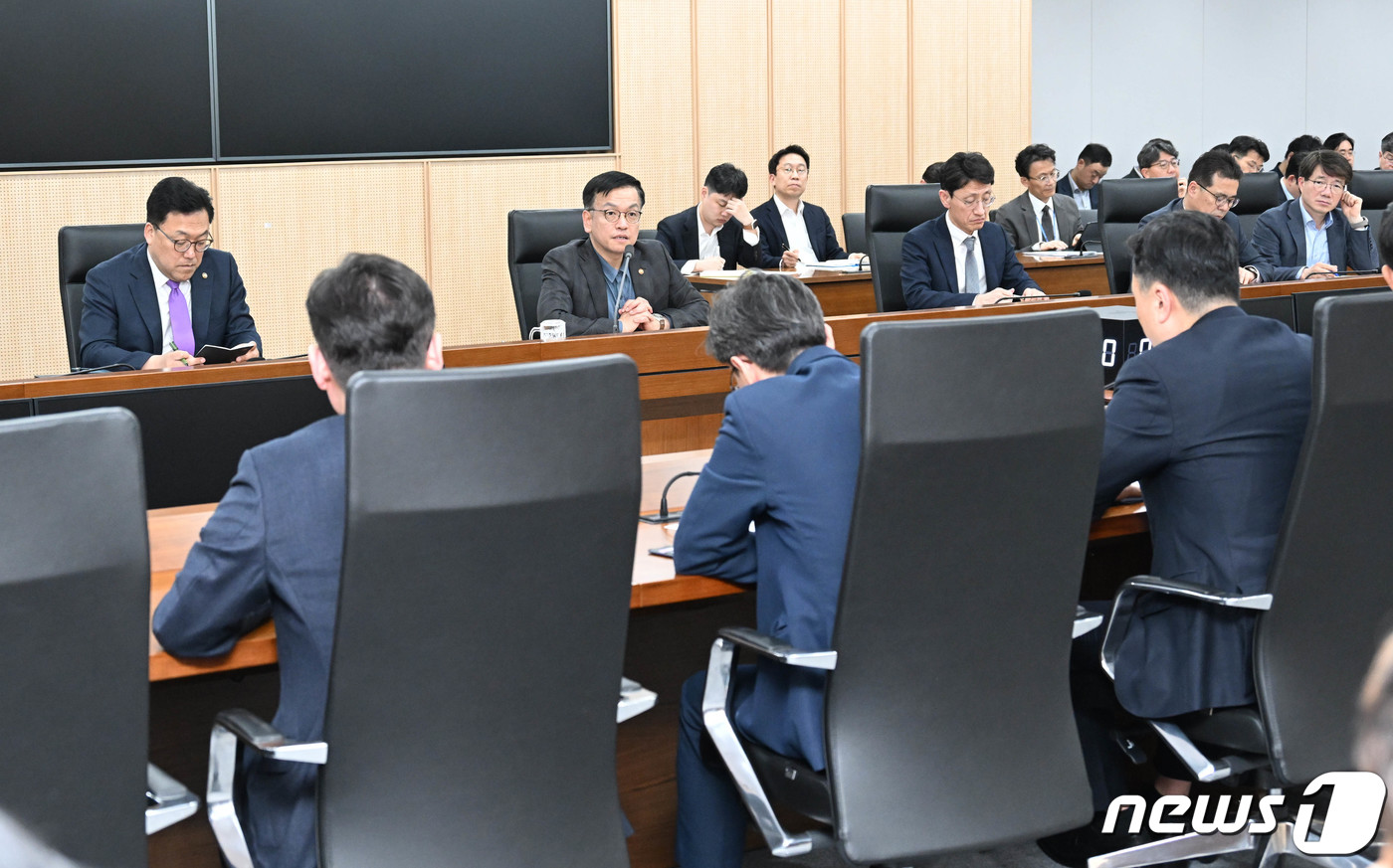 (서울=뉴스1) = 최상목 경제부총리 겸 기획재정부 장관이 15일 오후 정부세종청사에서 열린 기재부 확대간부회의를 주재하고 있다. (기획재정부 제공) 2024.4.15/뉴스1