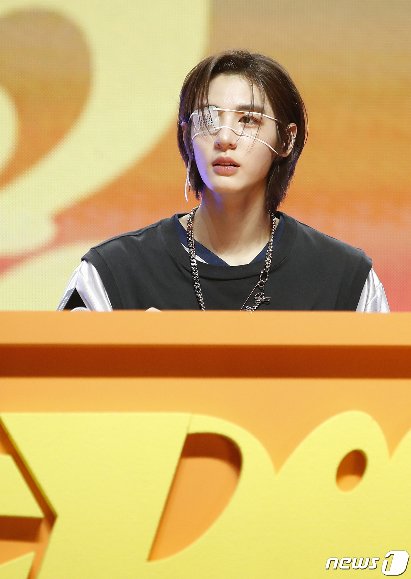 (서울=뉴스1) 권현진 기자 = 그룹 보이넥스트도어(BOYNEXTDOOR) 이한이 15일 서울 광장동 예스24 라이브홀에서 가진 두 번째 미니앨범 'HOW?' 쇼케이스에서 취재진 …