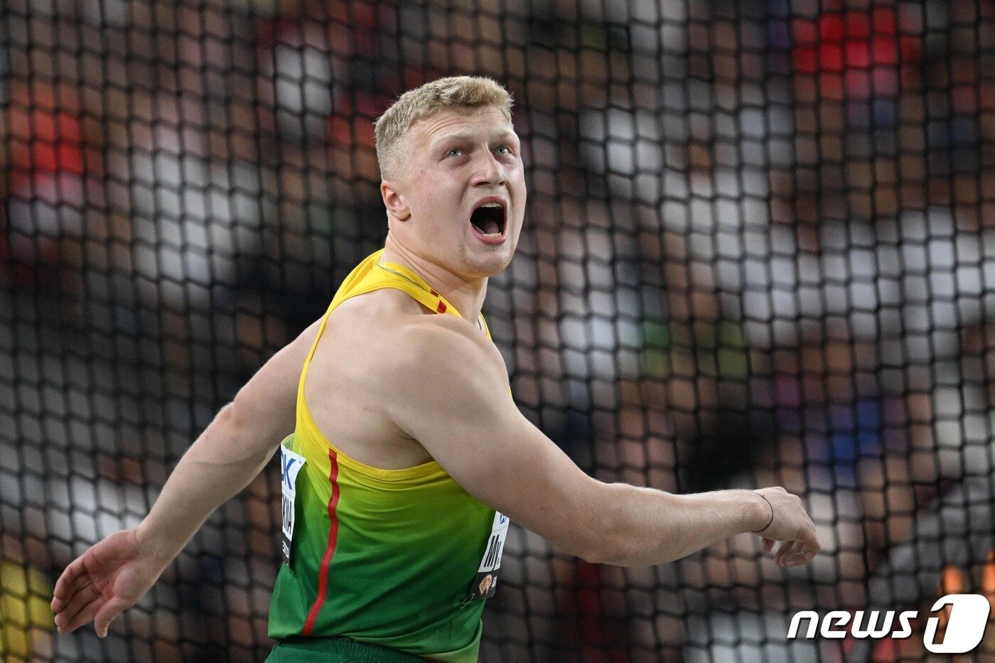 본문 이미지 - 38년 만에 원반던지기 세계신기록을 세운 알레크나. ⓒ AFP=뉴스1