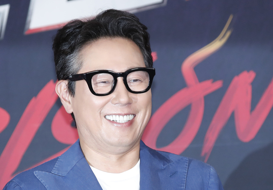 윤종신, 6년만에 부활한 '해피투게더' MC 합류…절친 유재석·장항준과 재회