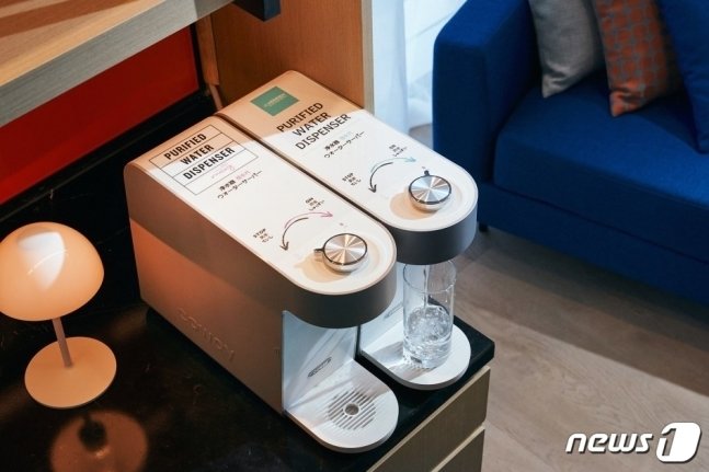 본문 이미지 - 코웨이 르메르디앙&목시 서울 명동 호텔에 나노직수 미니 정수기 공급(코웨이 제공) ⓒ News1 김민석 기자