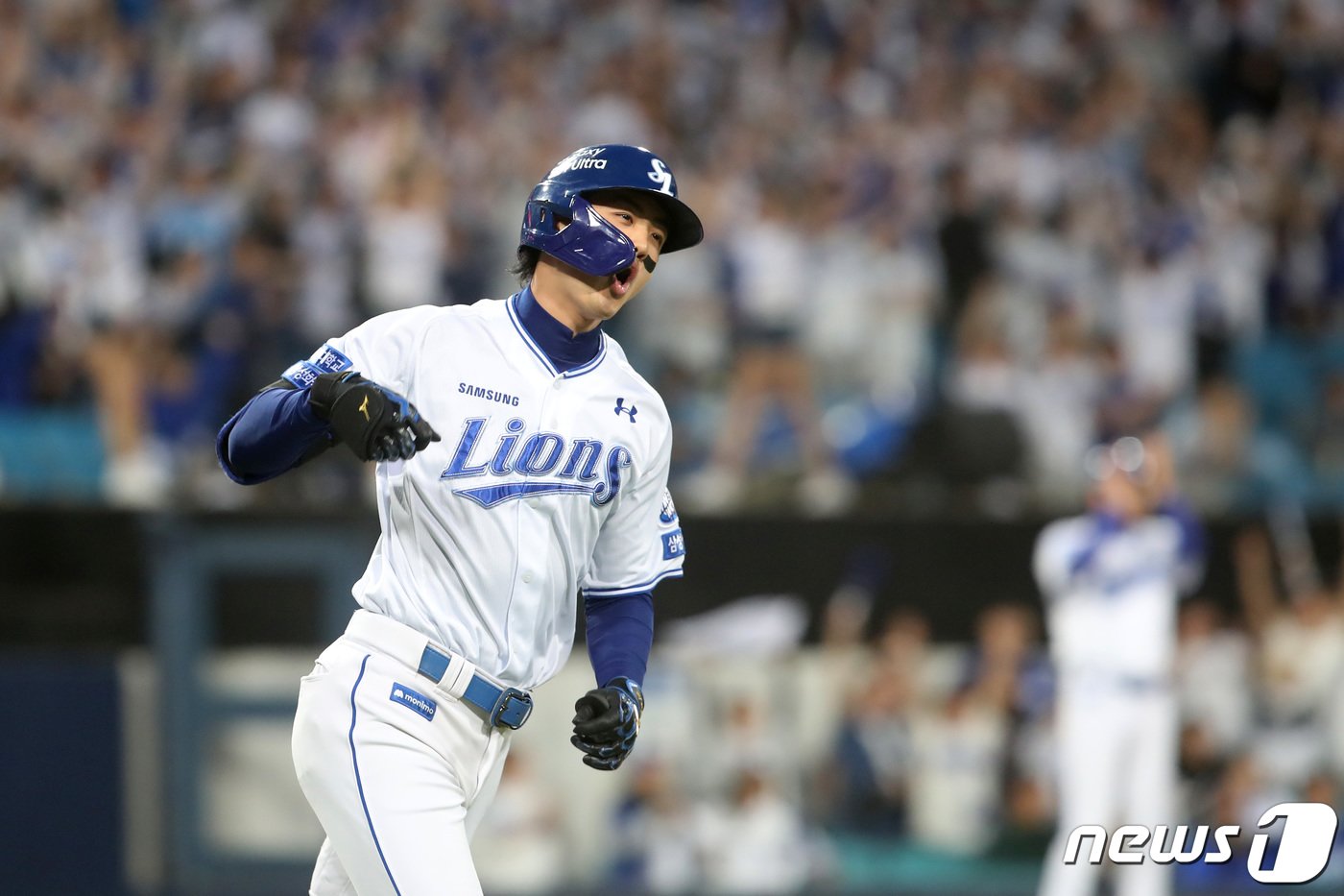 본문 이미지 - 환호하는 삼성 라이온즈 구자욱. 2024.4.16/뉴스1 ⓒ News1 공정식 기자