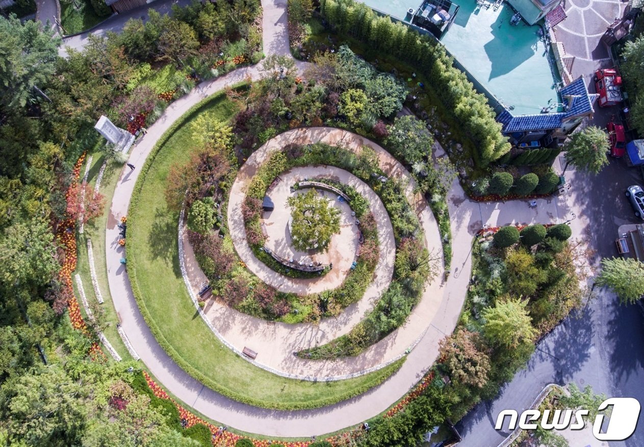  식물과 음악이 결합된 테마정원인 &#39;뮤직가든&#39;&#40;에버랜드 제공&#41;