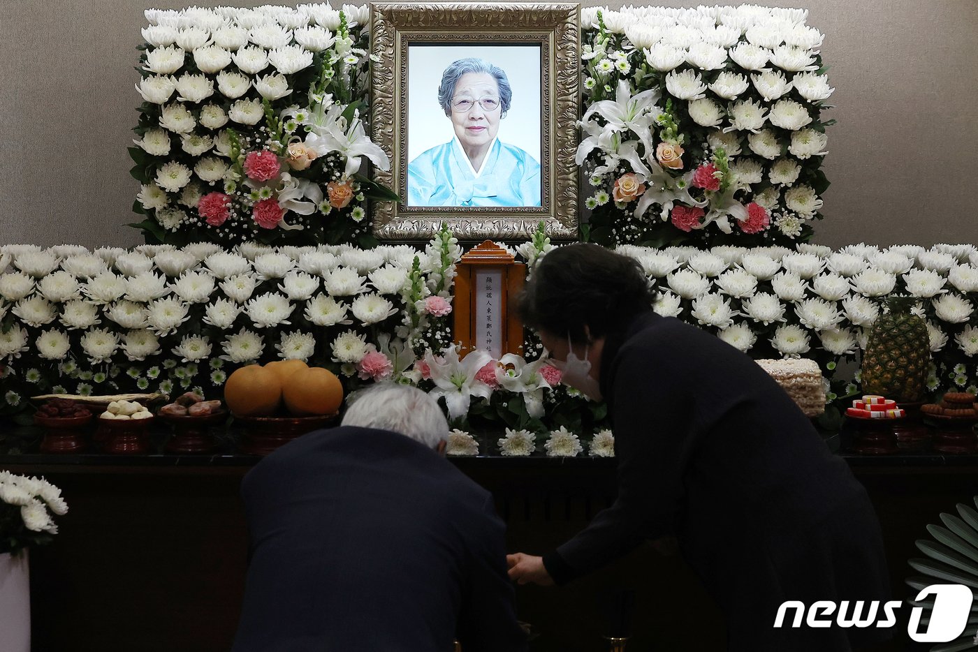 17일 오후 서울 강동구 강동성심병원 장례식장에 80년대 전두환 정권 시절 경찰의 고문으로 숨져 6월 민주항쟁의 도화선이 됐던 故 박종철 열사의 어머니인 정차순 여사의 빈소가 마련돼 있다. 2024.4.17/뉴스1 ⓒ News1 김진환 기자