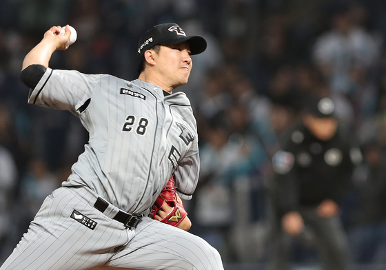 '통합 우승' LG, 투수 장시환·포수 김민수 영입