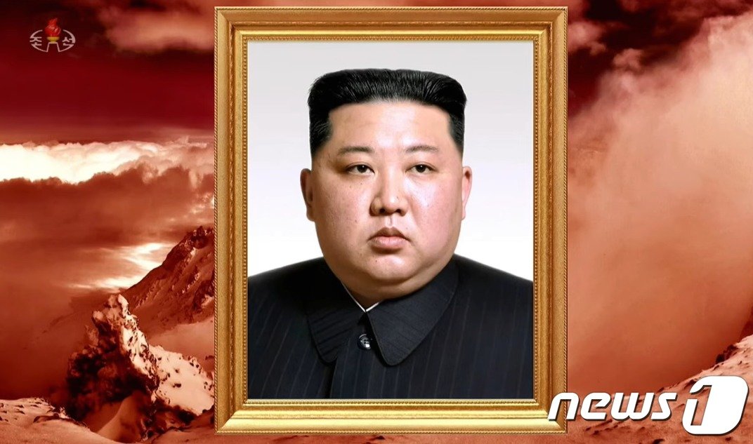 본문 이미지 - 조선중앙TV가 화성지구 2단계 1만세대 살림집 준공식 소식을 보도했다. (출처 조선중앙TV 캡처)