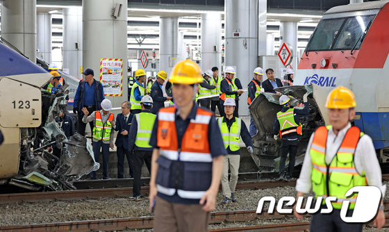 서울역에서 KTX-산천 열차와 무궁화호 열차 충돌 사고 발생