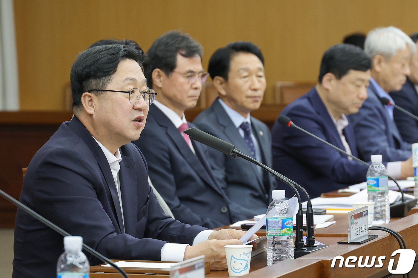 18일 대전시청 대회의실에서 &#39;0시축제 행사운영 대행용역 착수보고회&#39;가 열려 이장우 시장이 발언하고 있다. &#40;대전시 제공&#41; /뉴스1