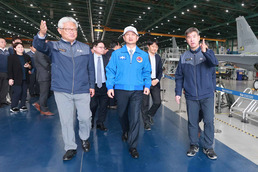 안덕근 산업장관, 한국항공우주산업 방문