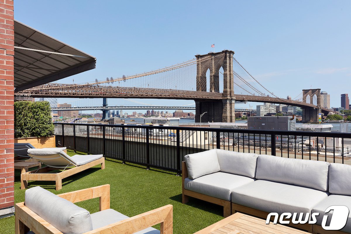 본문 이미지 - 33 시포트 호텔 뉴욕에서 바라본 브루클린 브릿지 전경.(소노인터내셔널 제공) ⓒ News1 김형준 기자