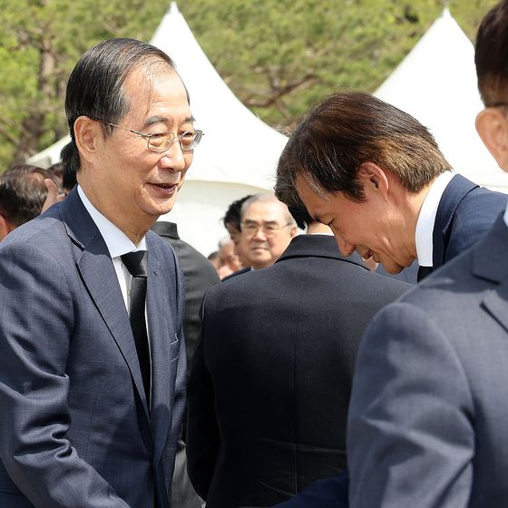 조국 "한덕수, 尹에 대한 충정 아름답다…尹 사과했으니 金 여사 넘어가자?"