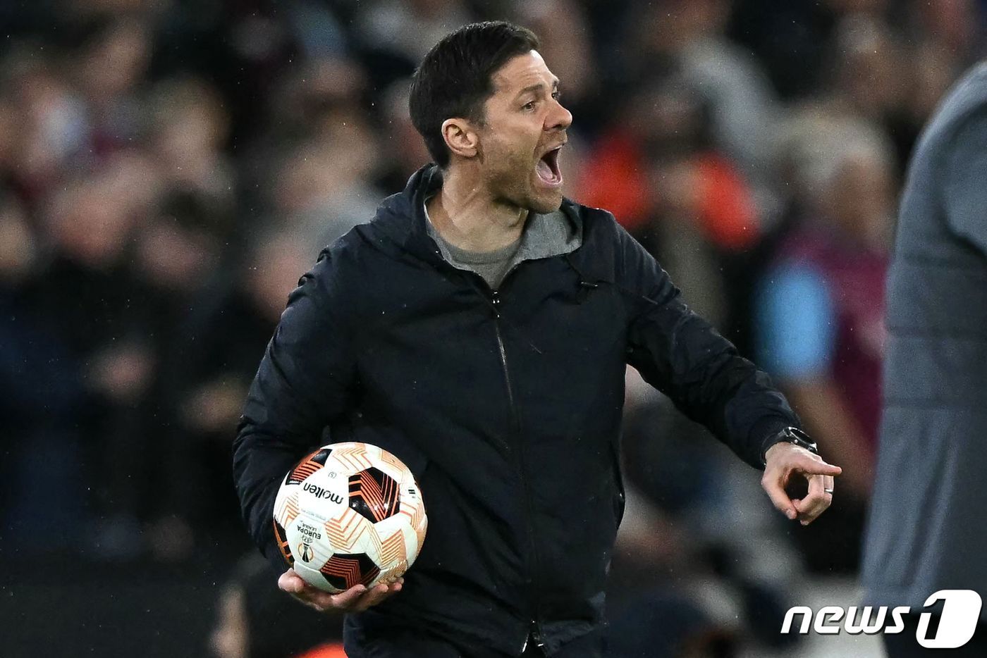 본문 이미지 - 레버쿠젠의 사비 알론소 감독. ⓒ AFP=뉴스1