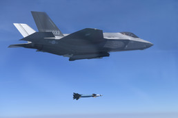 공대지미사일 발사하는 공군 F-35A